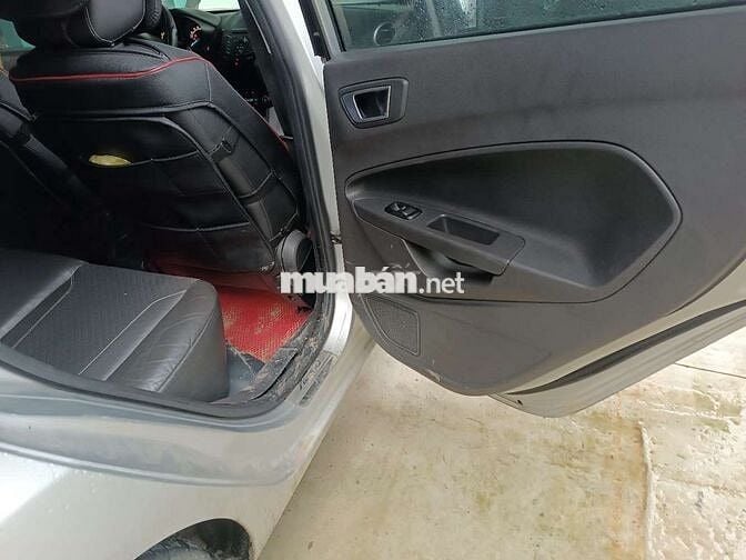 Ford Fiesta Bạc