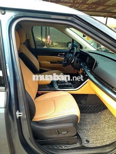 Carnival 2022 2.2D Premium 8 chỗ