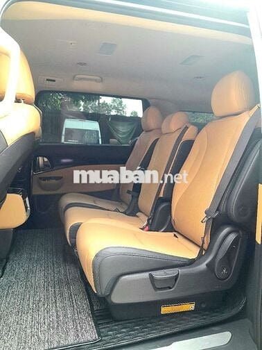 Carnival 2022 2.2D Premium 8 chỗ