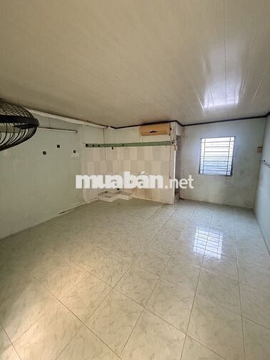 Cho nữ thuê phòng gần đường Phan Xích Long