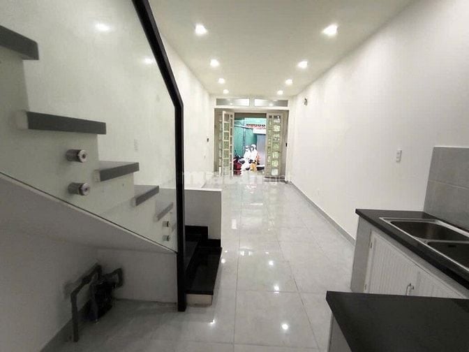  Cho thuê nhà hẻm 3.5m(BG) Ngô Gia Tự, P.9, Q.10 giá 11tr