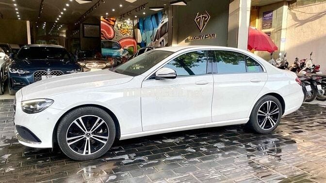 Mercedes-Benz E180 2022 Facelift Trắng