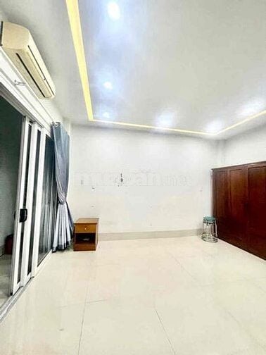 Cho thuê phòng giá rẻ cửa sổ ban công thoáng mát ngay Tân Bình
