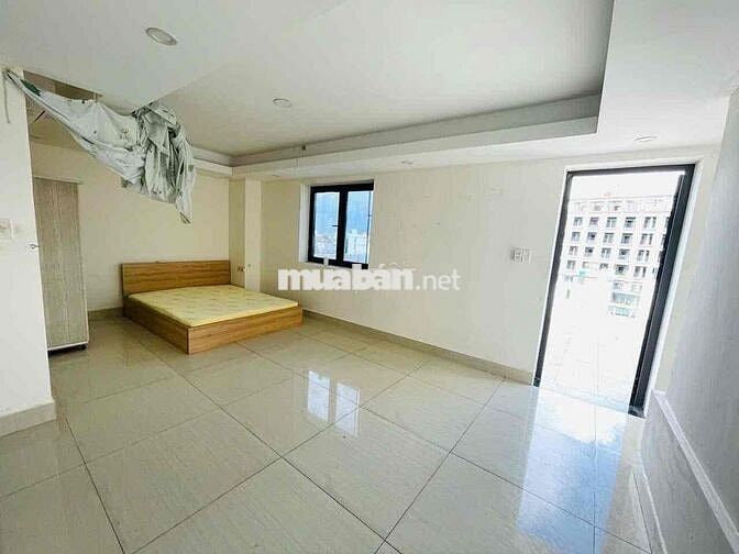 PHÒNG FULL NỘI THẤT CÓ BAN CÔNG RỘNG 25M2 GẦN TRƯỜNG CHINH