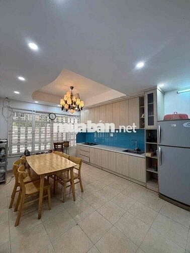 NHÀ 5 TẦNG FULL NT 3PN 4WC– HXH– TRẦN KHẮC CHÂN Q1