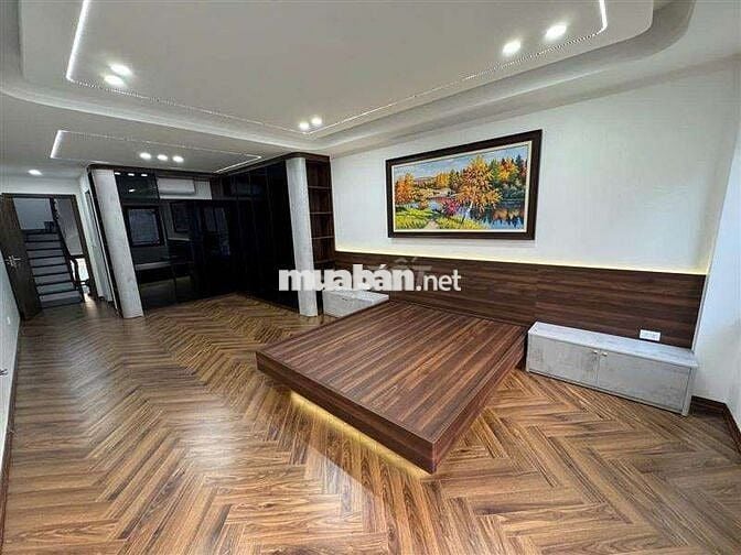 Bán nhà Phố Trạm - mặt phố kinh doanh -ô tô tránh - 7 tầng full đồ