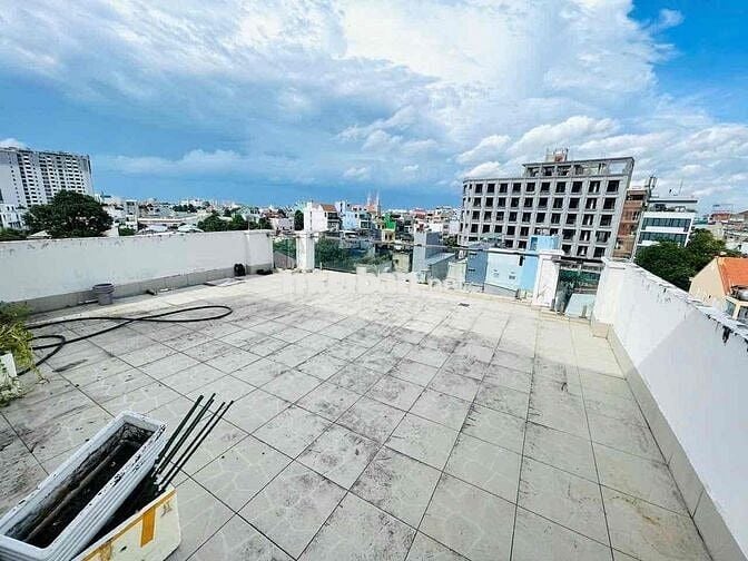 PHÒNG FULL NỘI THẤT CÓ BAN CÔNG RỘNG 25M2 GẦN TRƯỜNG CHINH