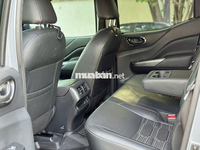 Nissan Navara Pro4X 2023 - Odo lướt