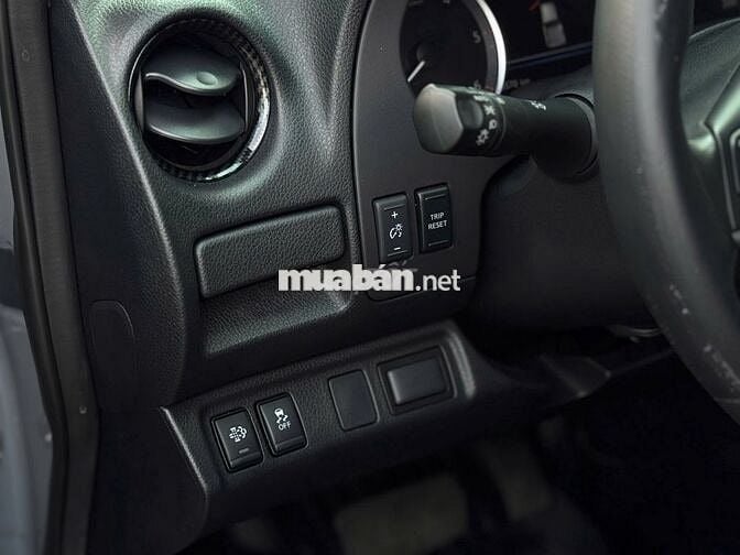 Nissan Navara Pro4X 2023 - Odo lướt