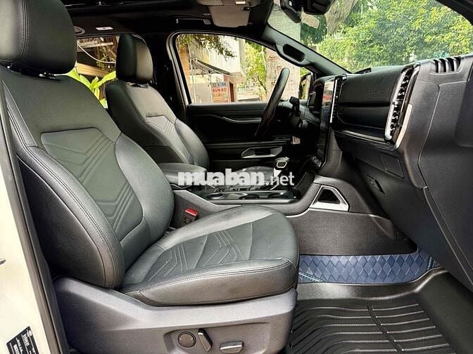 Ford Everest 2024 Titanium 2.0 AT 4x2 - 41000 km