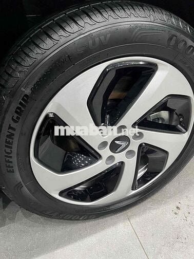 VinFast VF8 2024 S (Kèm pin) - 00014 km