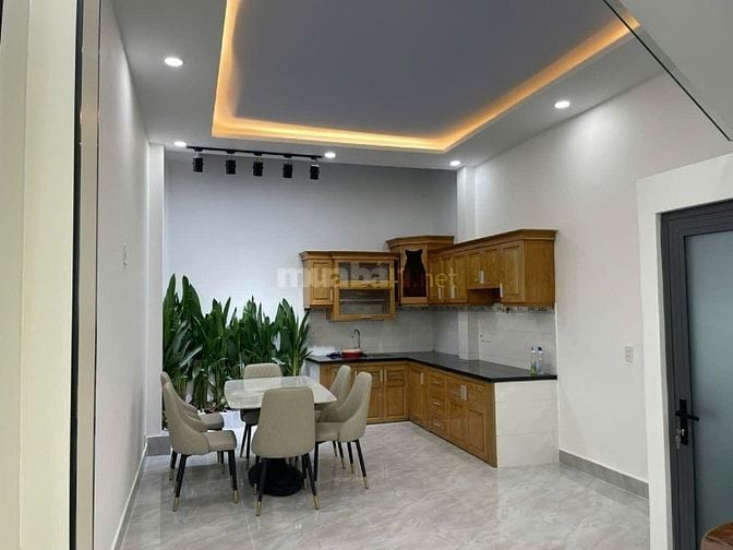 NHÀ XÂY MỚI 100% NGAY TRƯỜNG ĐẠI HỌC NGUYỄN TẤT THÀNH