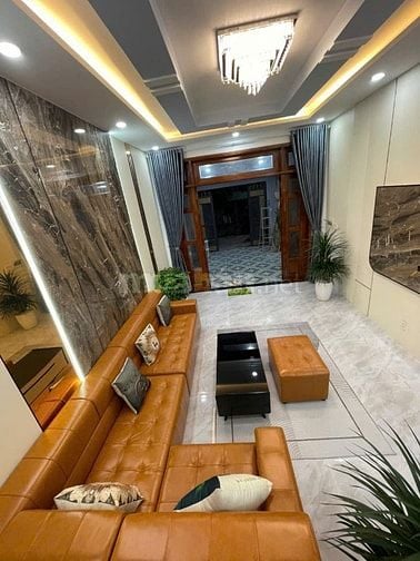 NHÀ XÂY MỚI 100% NGAY TRƯỜNG ĐẠI HỌC NGUYỄN TẤT THÀNH