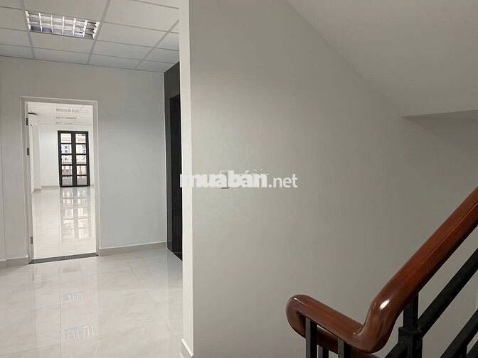 Nguyên lầu cityland cho thuê giá chỉ từ 10tr có thang máy,ban công