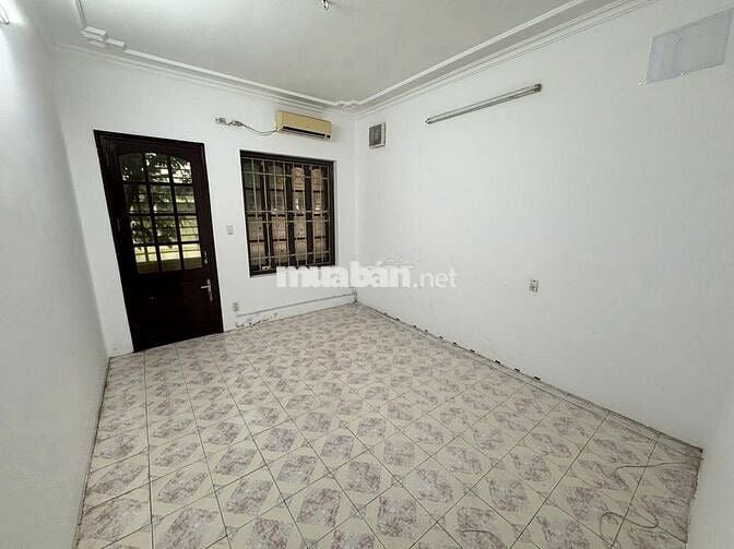 Nhà ngõ 22 phố Mạc Thái Tông, dt 40m2 x 5 tầng đường rộng để oto