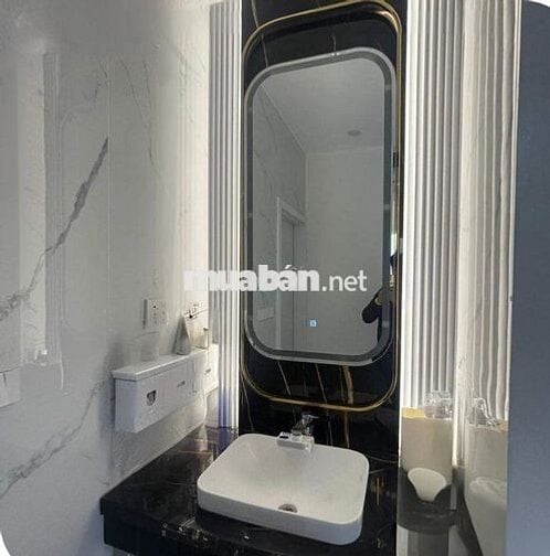 Cho thuê nhà, pccc, Thang máy, Vỉa hè, 106m2_ 5T, Phố Duy Tân-51 Tr