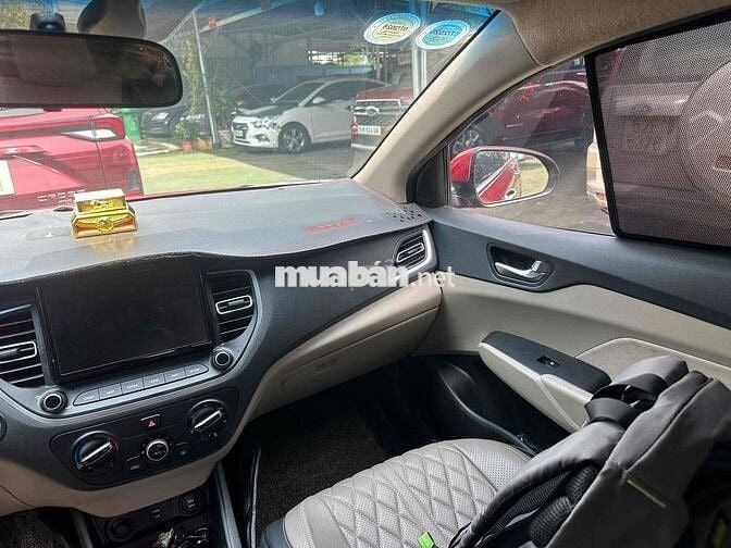 Hyundai Accent Đỏ 5 chỗ Số sàn