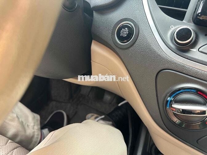 Hyundai Accent Đỏ 5 chỗ Số sàn