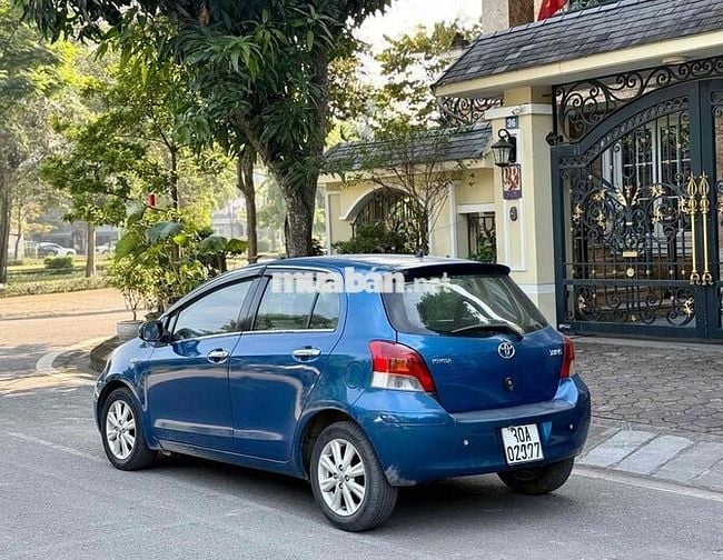 Toyota Yaris 2009 1.3 AT - 110000 km