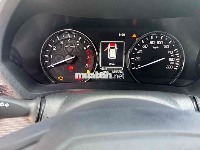 Toyota Avanza Premio 2022 Bạc 4000km