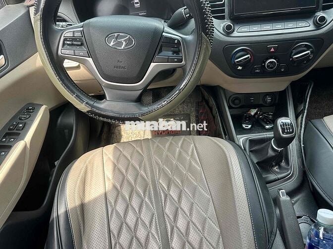 Hyundai Accent Đỏ 5 chỗ Số sàn