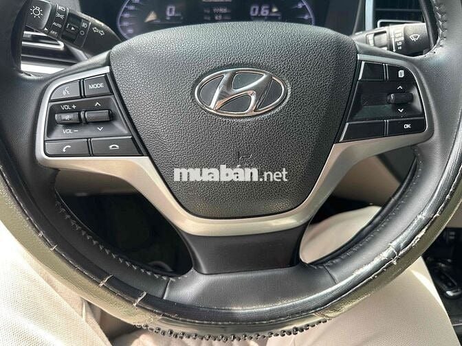 Hyundai Accent Đỏ 5 chỗ Số sàn