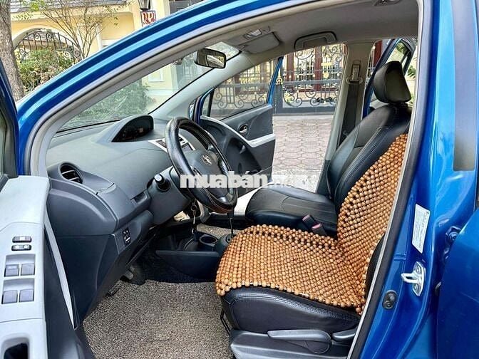 Toyota Yaris 2009 1.3 AT - 110000 km