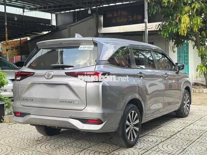 Toyota Avanza Premio 2022 Bạc 4000km