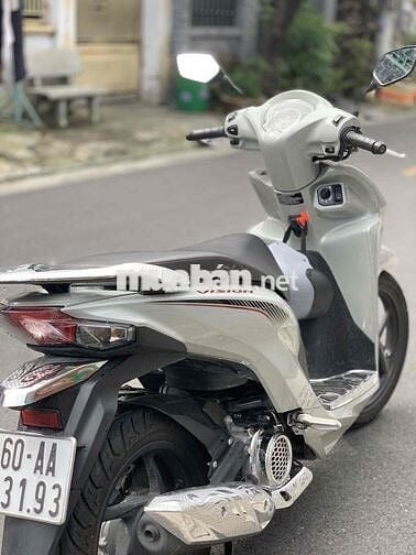 Vision phiên bản Sport xám xi măng