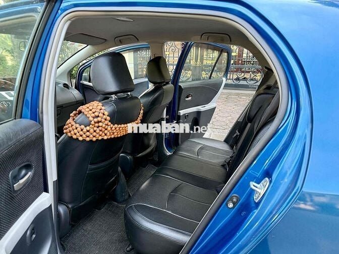 Toyota Yaris 2009 1.3 AT - 110000 km