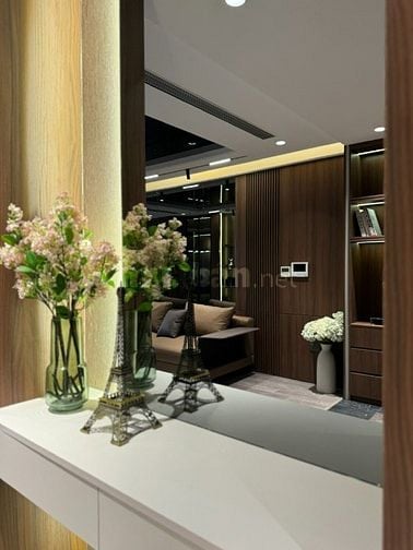 Nhà em bán lại căn hộ 60m2, 1 PN rộng đẹp tòa Vườn Đào  689 LL Quân