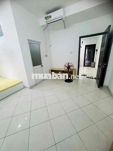 CHO THUÊ STUDIO BAN CÔNG GẦN NGÃ TƯ PHÚ NHUẬN - PHAN XÍCH LONG