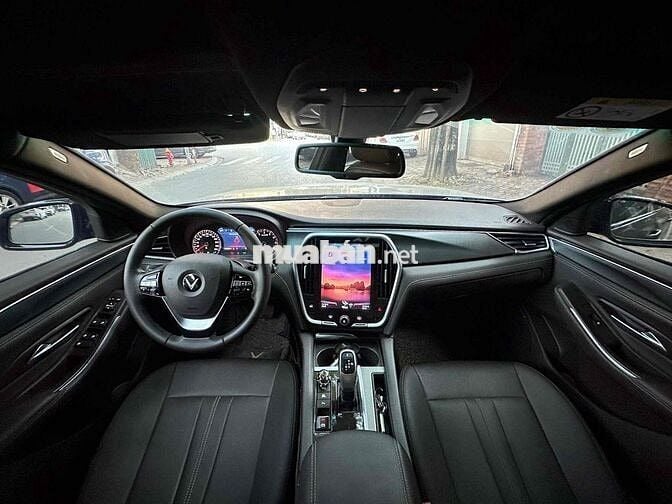 VinFast Lux A2.0 Turbo Base sx 2022 siêu đẹp