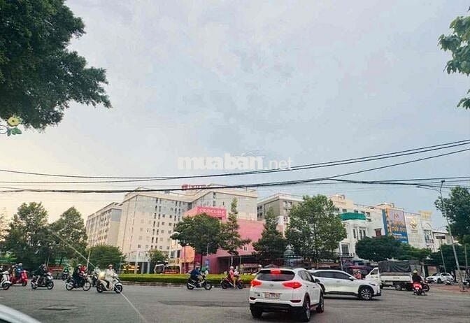 Cho thuê mặt bằng Ngay Vòng Xoay Hiệp Thành 3, Thủ Dầu Bình Dương