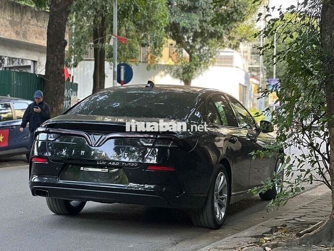 VinFast Lux A2.0 Turbo Base sx 2022 siêu đẹp