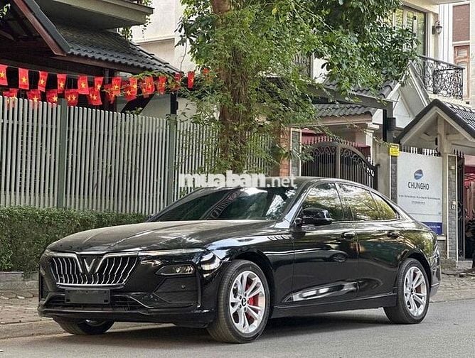 VinFast Lux A2.0 Turbo Base sx 2022 siêu đẹp