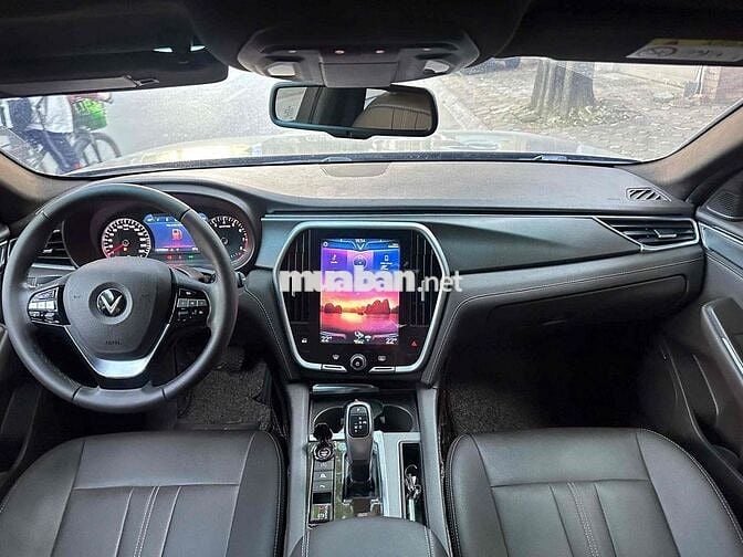 VinFast Lux A2.0 Turbo Base sx 2022 siêu đẹp