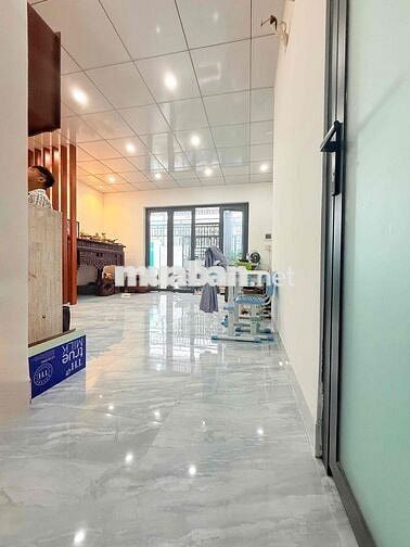 Kẹt tiền bán gấp nhà phường Trung Dũng gần công an thành phố