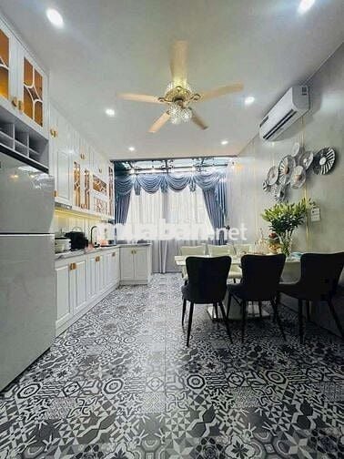 SIÊU PHẨM ĐỐNG ĐA- NHÀ ĐẸP KHÔNG TỲ VẾT - 4 TẦNG THANG MÁY XỊN SÒ