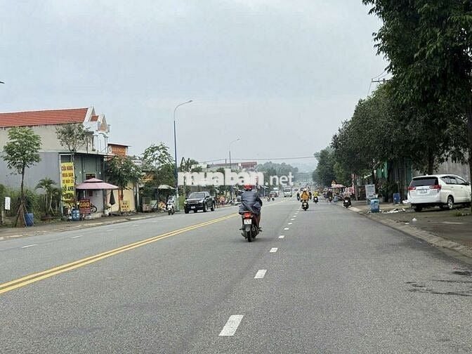 Bán gấp 300m2 thổ cư đường nhựa HL 605 32m thông Ngay KCN Mỹ Phước 2,3