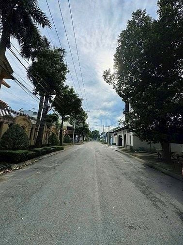 Cần bán đất mặt tiền hẻm 12m thông xe ô tô