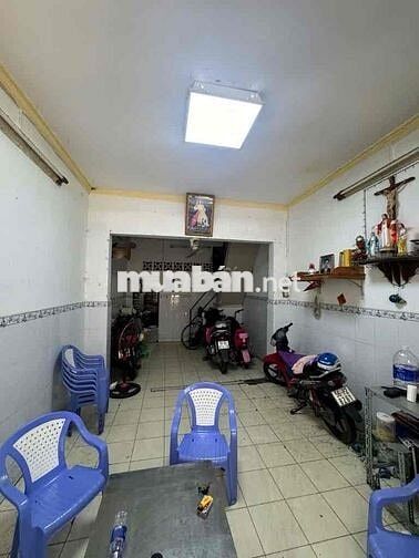 Bán gấp nhà riêng Nguyễn Sơn, Tân Phú, 43m2, 2 tầng, sát mặt tiền, 4xt