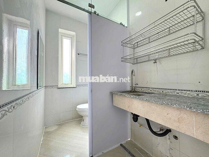 PHÒNG MỚI CỬA SỔ LỚN NGAY BVQ12, CVPM, TÔ KÝ