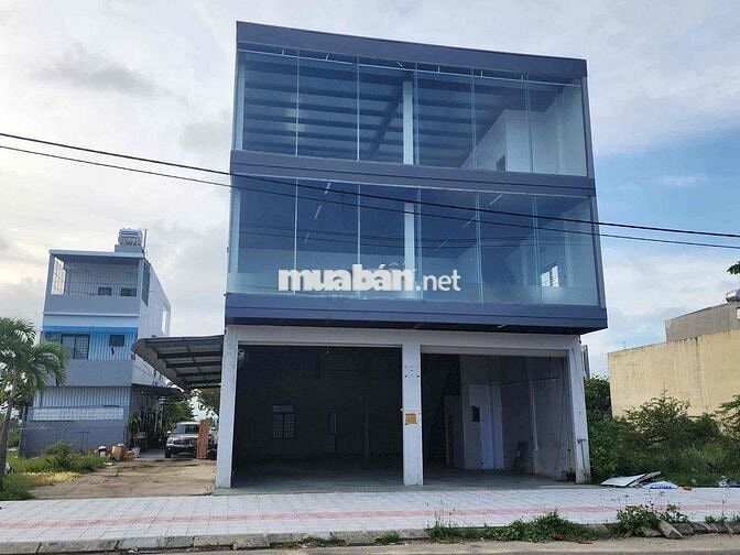 Mặt bằng kinh doanh , kho , dtsd : 400m2 ,khu nam hòa xuân