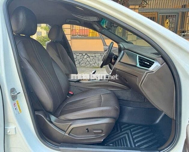 VinFast Lux A2.0 2022 Trắng