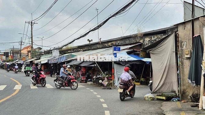 Chính chủ kẹt tiền bán gấp lô đất 2 mặt tiền chợ Phước Thạnh, Củ Chi –