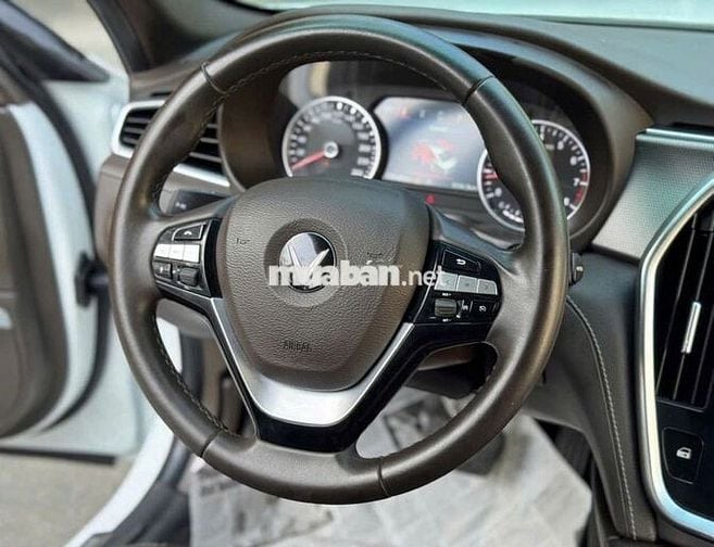 VinFast Lux A2.0 2022 Trắng