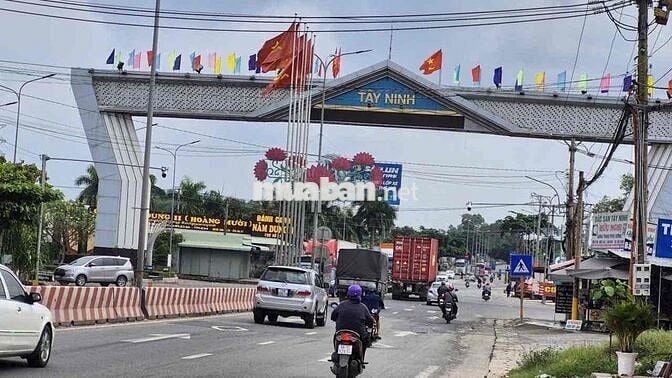 Chính chủ kẹt tiền bán gấp lô đất 2 mặt tiền chợ Phước Thạnh, Củ Chi –