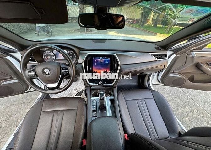 VinFast Lux A2.0 2022 Trắng