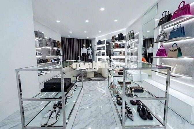 *** 1 CĂN MẶT TIỀN ĐƯỜNG NGUYỄN CƯ TRINH QUẬN 1